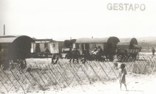 Eingezäunte Wohnwägen